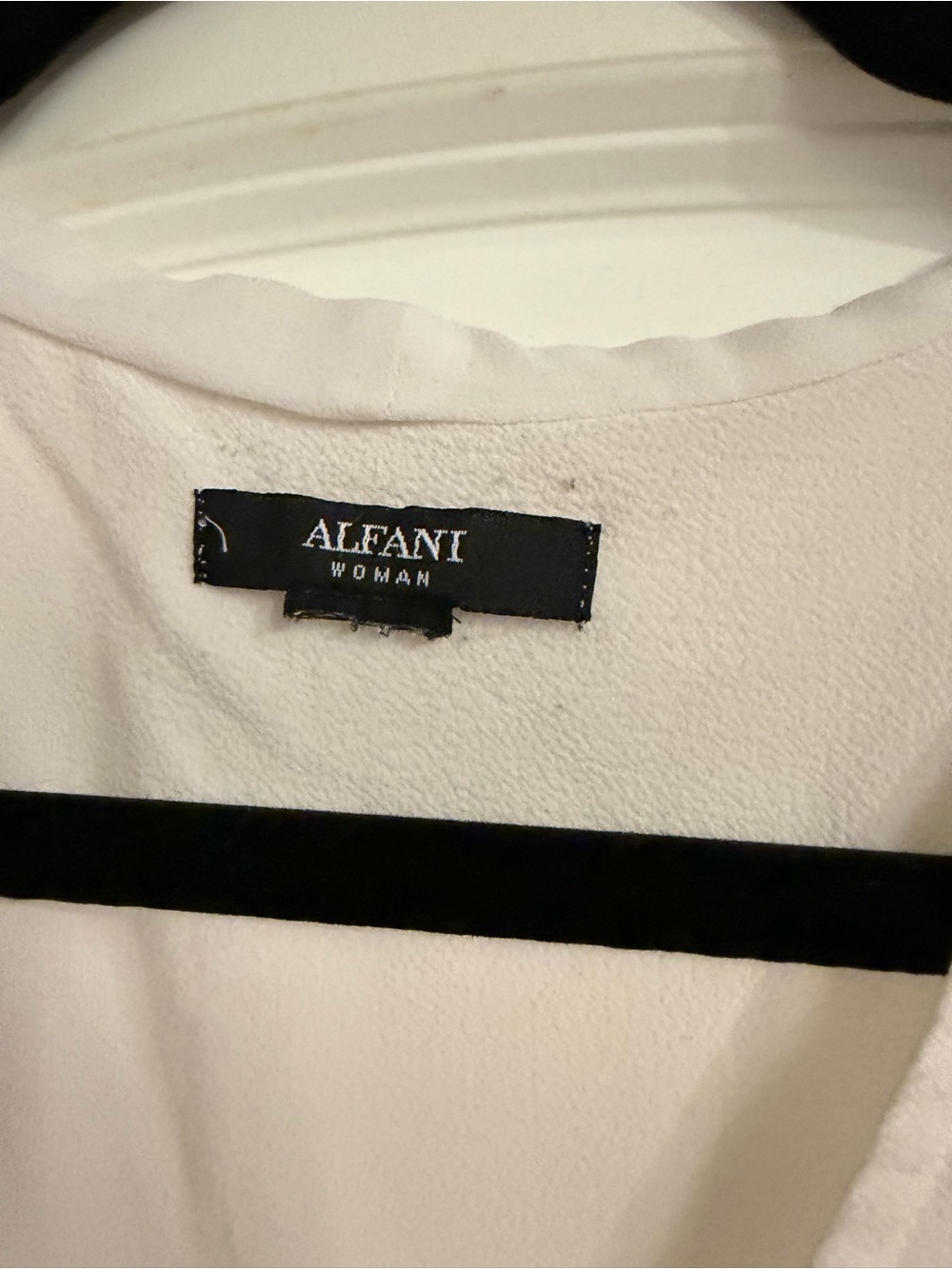 Sleeveless Ivory Layered V-Neck Top - Picture 3 of 4